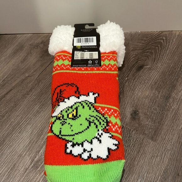 ONLY 3 LEFT!! Cute Grinch Cozy Lined Slipper Socks- Sock Size 9-11- NWT - Picture 2 of 4